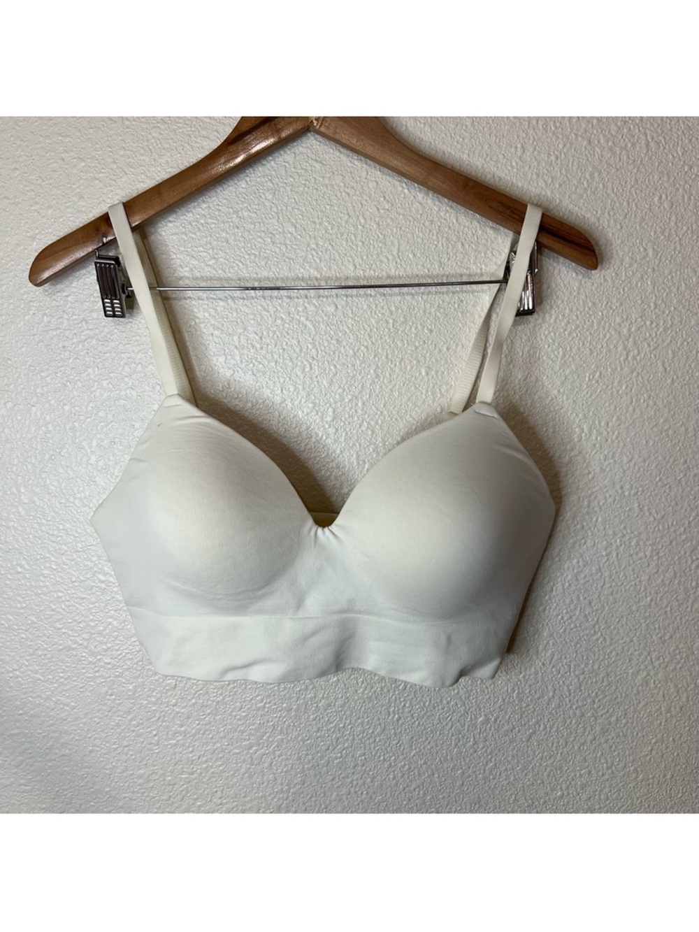 Shapermint | Truekind ivory V neck soft bra LARGE